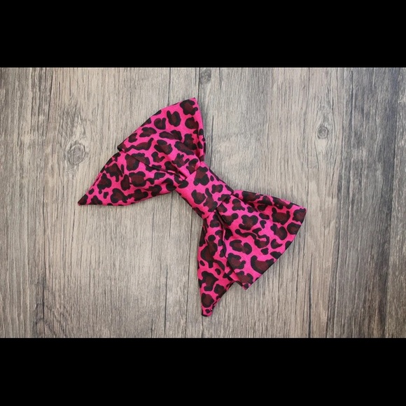 Hot Pink Cheetah Bow - Picture 3 of 5